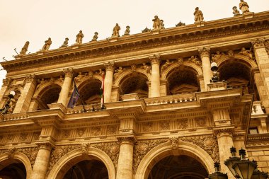 Mayıs 2023 'te Budapeşte' de devlet operası. Yüksek kalite fotoğraf