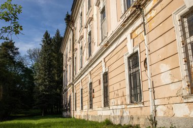 Slovakya 'nın Horne Lefantovce kasabasında eski bir malikane. Yüksek kalite fotoğraf