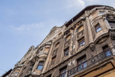 Budapeşte, Macaristan - 5 Temmuz 2024: Şehir merkezindeki tarihi binalar. Yüksek kalite fotoğraf