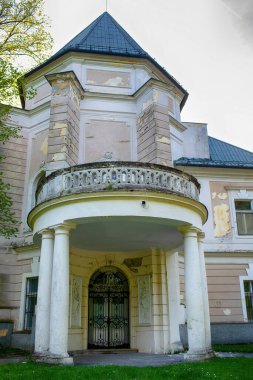 Slovakya 'nın Horne Lefantovce kasabasında eski bir malikane. Yüksek kalite fotoğraf