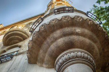 Szeged, Macaristan - 21 Ağustos 202: Tisza Lajos Korut 'taki Grof Palace cephesi. Yüksek kalite fotoğraf