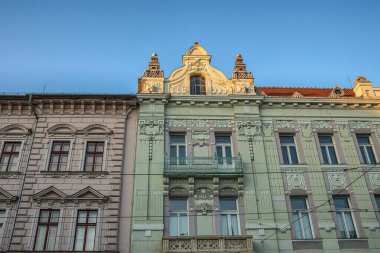 Szeged, Macaristan - 21 Ağustos 202: Szechenyi Meydanı 'ndaki tarihi bina cephesi. Yüksek kalite fotoğraf