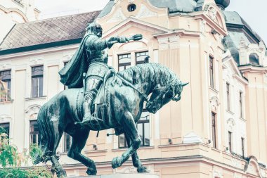 Pecs, Macaristan - 15 Ağustos 2023: Jan Hunyadi heykeli ana meydanda. Yüksek kalite fotoğraf