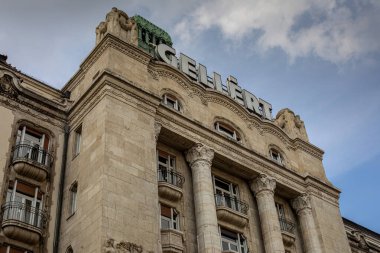 Budapeşte, Macaristan - 7 Ekim 2023: Gellert termal banyo binası. Yüksek kalite fotoğraf