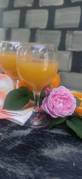 Nypresset Appelsinjuice – stockfoto