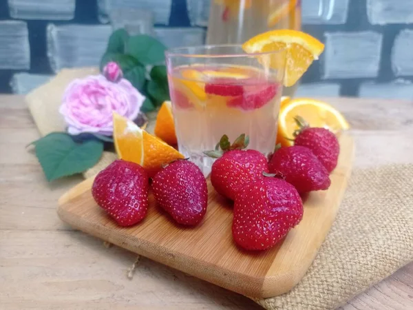 Fruchtgetränk Mit Frischen Beeren Gefroren — Stockfoto