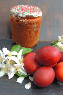 Paskalya pastası, yumurta, hayat 