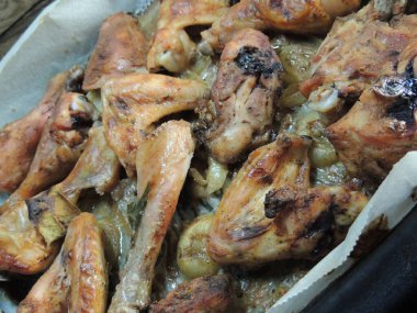 Patates ve sebzeli tavuk.