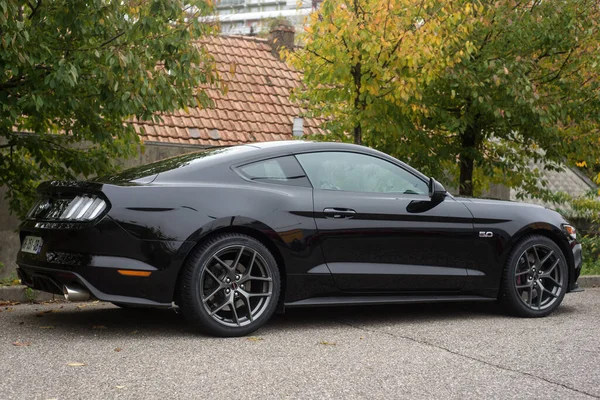 Mulhouse France November 2022 Profile View Black Ford Mustang 500 — Stock Photo, Image