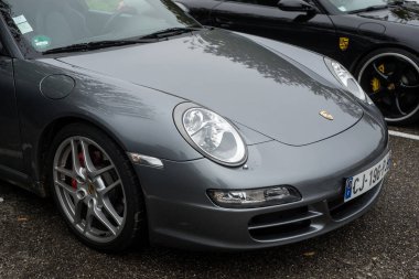 Mulhouse - Fransa - 13 Kasım 2022 Gri Porsche 911 'in ön görüntüsü