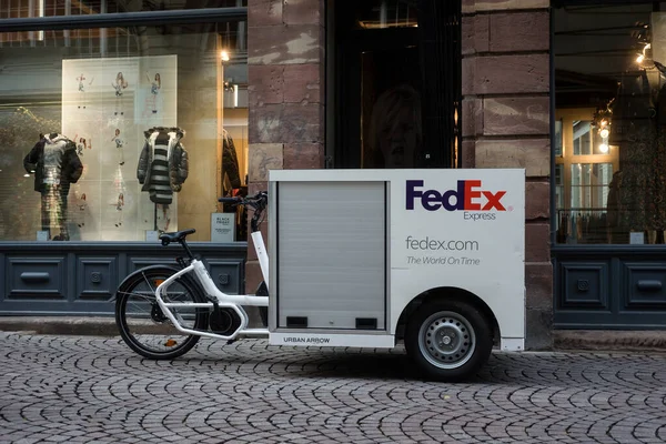 Strasbourg France December 2022 Profile View Fedex Delivery Bike Parked — Stock Photo, Image