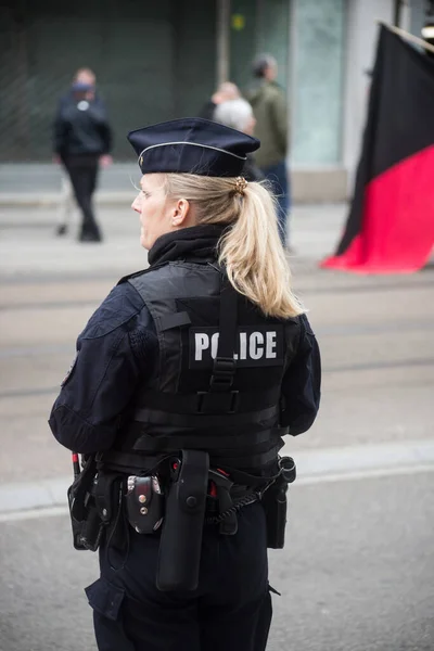 Mulhouse Frankrijk Maart 2023 Portret Van Een Franse Politievrouw Straat — Stockfoto