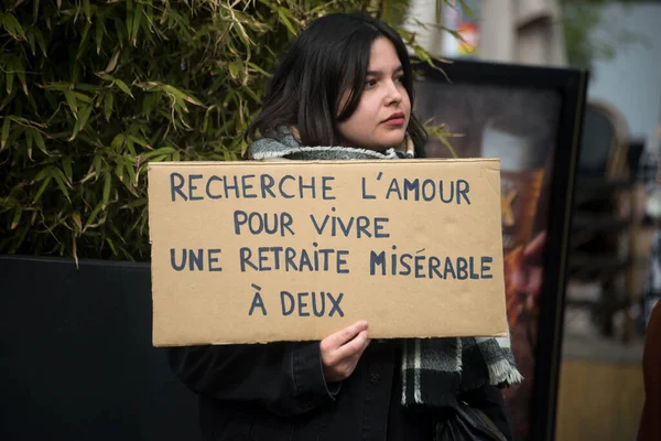 Mulhouse France April 2023 Woman Protesting Placard French Cherche Amour — ストック写真