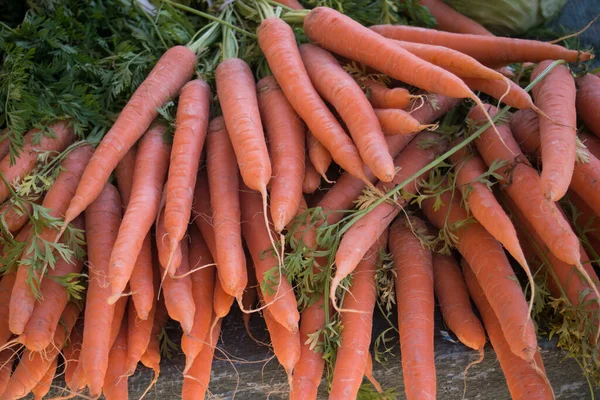 Primer Plano Zanahorias Orgánicas Apiladas Mercado — Foto de Stock