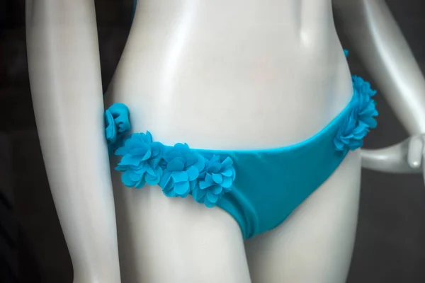 Zbliżenie Niebieskiego Bezczelności Bikini Manekin Salonie Mody — Zdjęcie stockowe