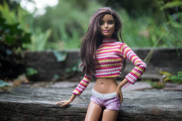 Mulhouse Francie Července 2023 Portrét Panenky Barbie Růžových Šatech Stojící — Stock fotografie