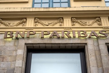 Lille - Fransa - 28 Şubat 2024 - BNP Paribas 'a yakın çekim tabelası