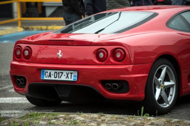Mulhouse - Fransa - 13 Nisan 2025 - Ferrari F360 modena 'nın arka görüntüsü
