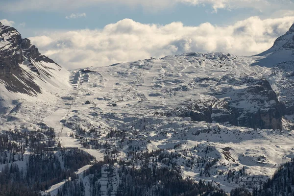 Вид Воздушного Беспилотника Мадонну Кампильо Снежный Парк Урсус Долинах Валь — стоковое фото