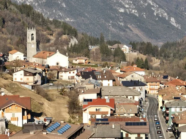 Alplerdeki Talyan Dağ Kasabası Berguzzo Adamello Brenta Parkı Trentino Daki — Stok fotoğraf