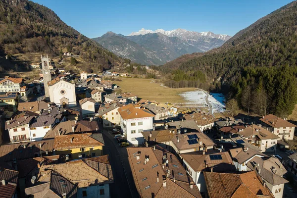 Alplerdeki Talyan Dağ Kasabası Berguzzo Adamello Brenta Parkı Trentino Daki — Stok fotoğraf
