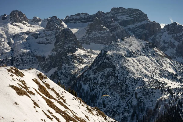 Pinzolo Einem Sonnigen Wintertag Val Rendena Dolomiten Italienische Alpen Trentino Stockbild