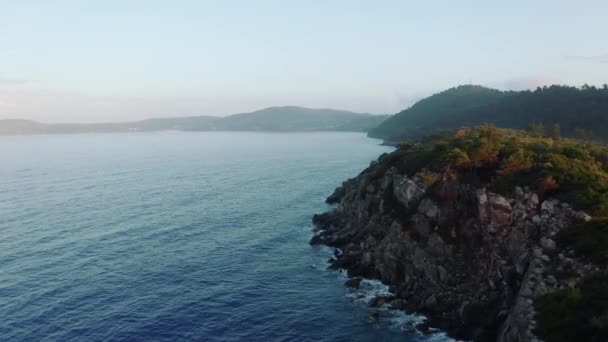 カサンドラ ペニスラ チョルキ ギリシャのポート グラロカヴォスとラグーンビーチの空中ドローンビュー ラグーン ドローン ビュー ブルー ギリシャ — ストック動画