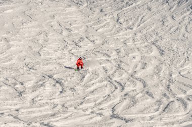 Serbest barut, Les deux alplerinde snowboard, kışın tatil köyü, Fransız Alplerinde dağlar, Fransa 'da Rhone Alpes. Taze toz serbest.