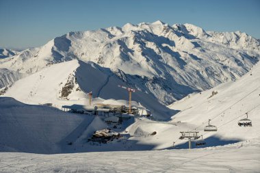 Kışın Fransız Alpleri, Fransa 'da Rhone Alpes Avrupa. Les deux alpes Karlı Alpler Avrupa 'da.