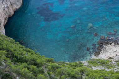 Zakinthos Yunanistan Adası 'ndaki Kambi Kayalıkları' nın bakış açısı. Yunan adasındaki güzel uçurum kıyısı. Batı Zakynthos 'un vahşi kayalıkları