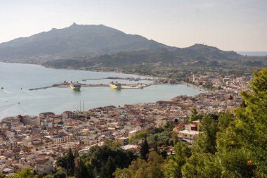 Zakynthos limanı Bochali bakış açısından, Yunanistan. Zakynthos şehri. Yunanistan 'ın Zante Zakynthos kentinin Panoraması.