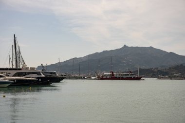 Yunanistan 'ın Bochali bakış açısından görülen Zakynthos limanı. Zakynthos rıhtım şehri.