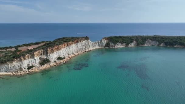 从空中俯瞰杰森在希腊Zakinthos岛上被咬的景象 杰拉卡斯海滩Zakynthos 希腊Gerakas角 Zakynthos Zante的Vasilikos Gerakas海滩 — 图库视频影像