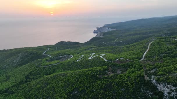 Drohnenblick Auf Sonnenuntergang Pinien Olivenhaine Und Meerblick Auf Einer Griechischen — Stockvideo