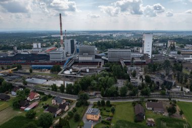 Jastrzebie-Zdroj 'daki kömür madeni ve kısmen Wodzisaw County' deki Mszana 'da. Polonya 'daki kömür madeninin insansız hava aracı görüntüsü. Kömür madeni kuş bakışı görünüyor.