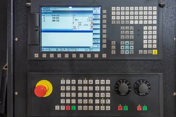 Cnc makine masaüstü programlama. CNC torna makinesi ya da dönme makinesi. Aletlerle sayısal kontrol makinesini döndürmek ve otomotiv fırlatmak. CNC programlama. 