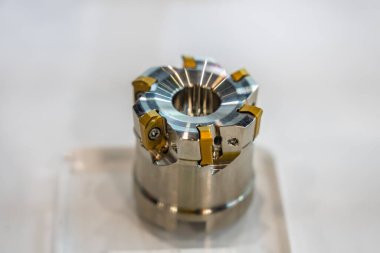 Yüz değirmenciliği düz kare karpit son değirmeni aletleri. CNC makinesi için kesici. CNC dönüşleri ve değirmen makineleri için kesme aracı. İçindekileri keserek işleme materyallerine yönel.
