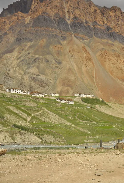 Darcha Padum Yolu Ladakh Hindistanda Nehir Akan Güzel Kayalık Bir — Stok fotoğraf