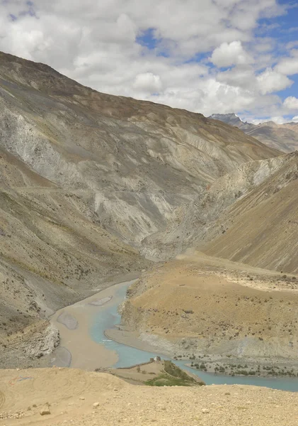 Sangam Zanskar Řeky Indus Tekoucí Suchými Horami Údolí Nimmu Ladak — Stock fotografie