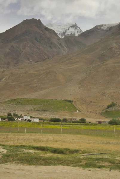 Bela Casa Localizada Lado Montanha Seca Padum Zanskar Valley Ladakh — Fotografia de Stock