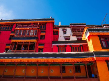 Ladakh, Hindistan - 18 Haziran 2022: Thikse Gompa veya Thikse Manastırı orta Ladakh 'taki en büyük gompadır..