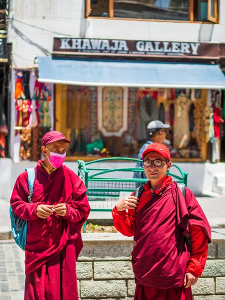Ladakh India Giugno 2022 Monaci Buddisti Mercato Leh — Foto Stock