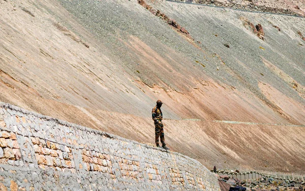 Ladakh India Junio 2022 Soldadura Del Ejército Indio Servicio Cordillera — Foto de Stock