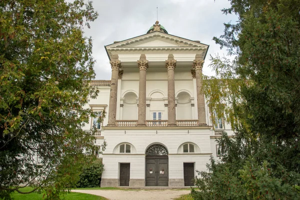 Schloss Und Herrenhaus Klassizistischen Stil Topolcianky Park Slowakei — Stockfoto