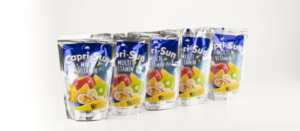 Nova Bana Eslovaquia Abril 2023 Bebida Concentrada Jugo Capri Sun — Foto de Stock