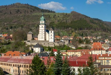 İlkbaharda Kremnica şehir kalesinde. Kremnica. Slovakya.