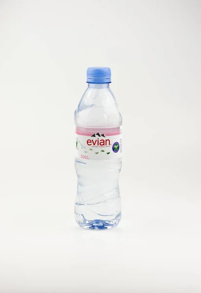 Nova Bana Eslovaquia Mayo 2023 Botella Agua Mineral Natural Evian — Foto de Stock