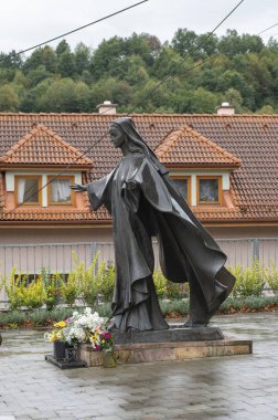 Nova Bana 'da Bakire Meryem heykeli. Slovakya.