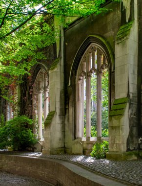 St. Dunstan, Doğu Kilisesi Bahçesi ve Harabeleri 'nde. Londra mı? İngiltere.