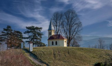 İsa 'nın Kutsal Kalbi' nin Neo-Gotik Şapeli. Zarnovica 'daki süvariler. Slovakya.